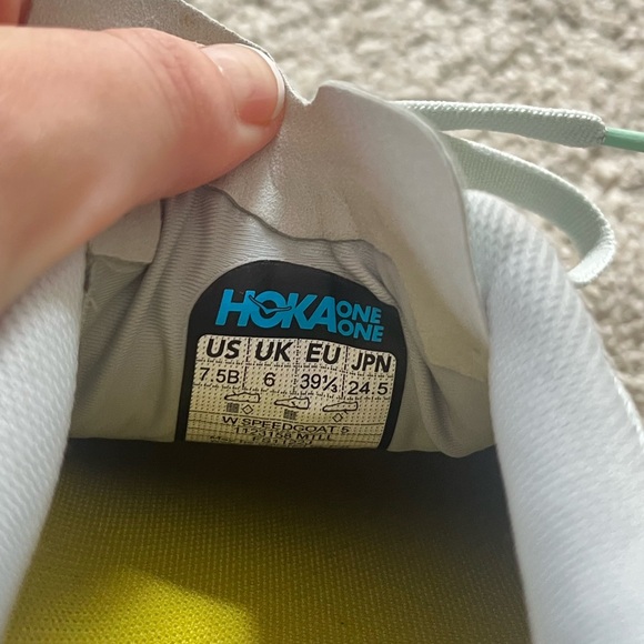 Hokas / Size 7.5 - Picture 3 of 7